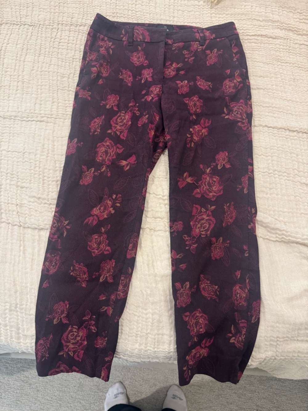 White House Black Market Black Floral Cropped Pants